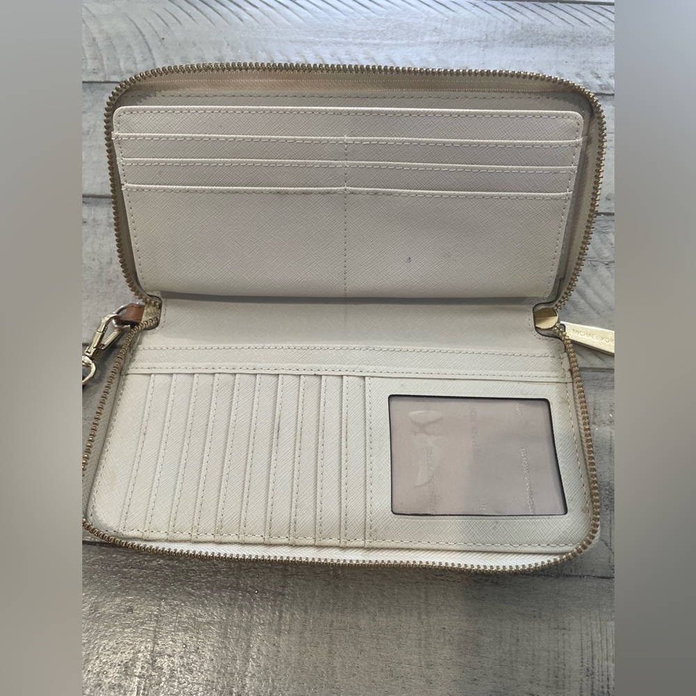 Michael Kors White Monogram wallet wristlet - Picture 4 of 9